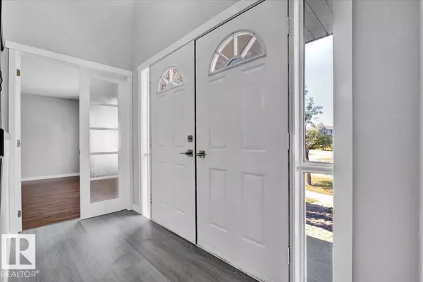 12836 144 AV NW, Edmonton, AB T6V 1C7