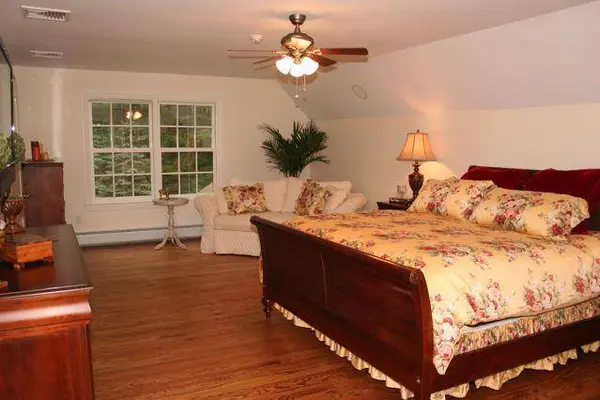 102 Vernon Ave, Hamburg Boro, NJ 07419