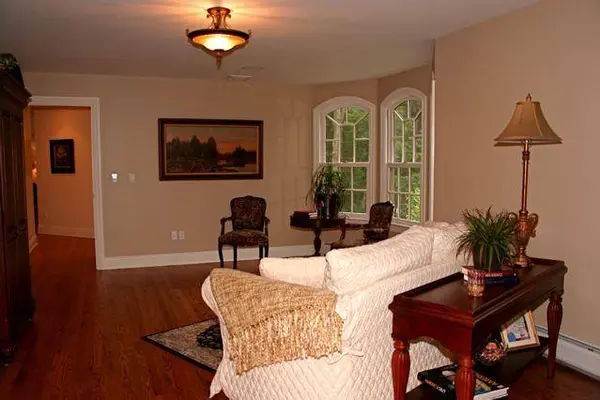 102 Vernon Ave, Hamburg Boro, NJ 07419