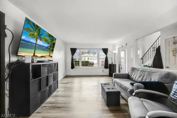 40 Wyker Rd, Franklin Boro, NJ 07416