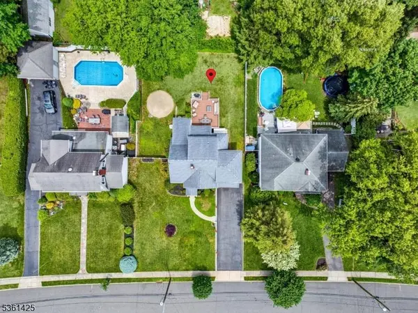 77 Lee Ave, Hawthorne Boro, NJ 07506