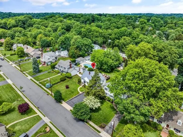 77 Lee Ave, Hawthorne Boro, NJ 07506