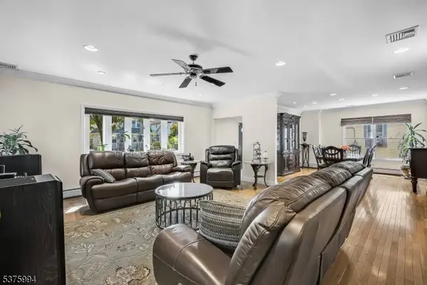 26 1St Ave, Hawthorne Boro, NJ 07506