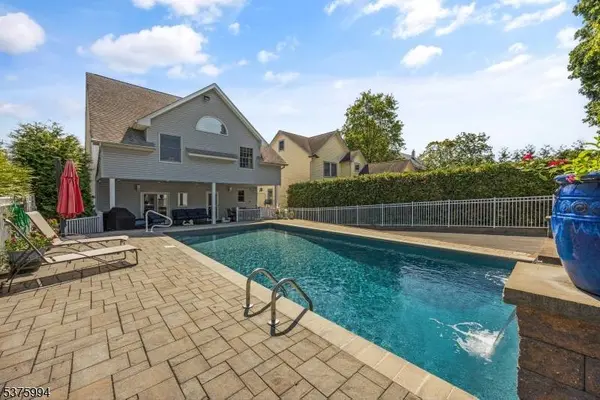 26 1St Ave, Hawthorne Boro, NJ 07506