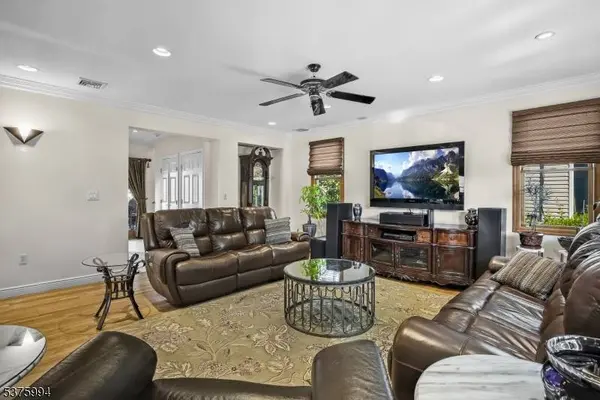 26 1St Ave, Hawthorne Boro, NJ 07506