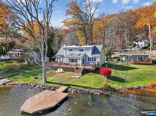 47 Shore TRL, Hardyston, NJ 07460