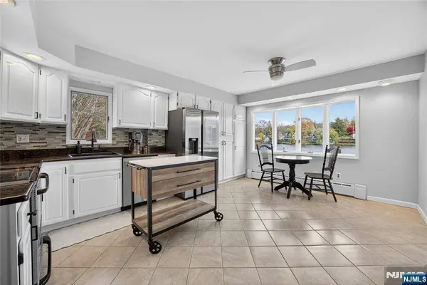 47 Shore TRL, Hardyston, NJ 07460