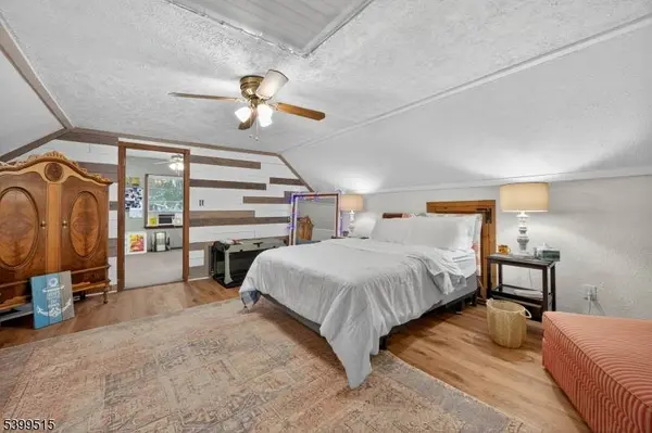 370 Goffle Rd, Hawthorne Boro, NJ 07506