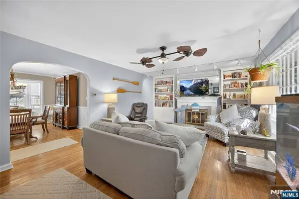 370 Goffle RD, Hawthorne, NJ 07506