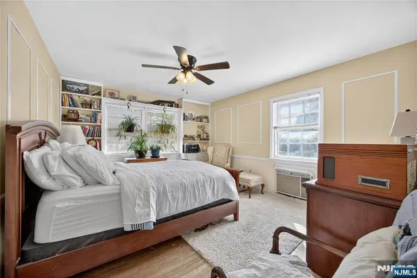 370 Goffle RD, Hawthorne, NJ 07506