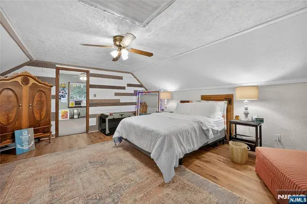 370 Goffle RD, Hawthorne, NJ 07506