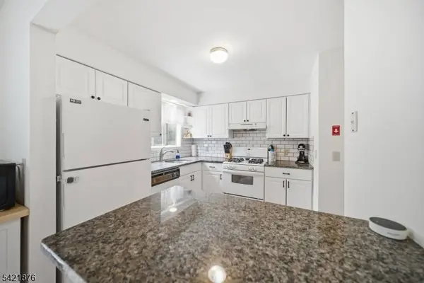 28 Village Dr, Hamburg Boro, NJ 07419
