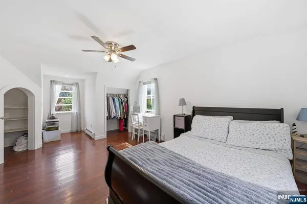 32 Pine Hill RD, Mahwah, NJ 07430