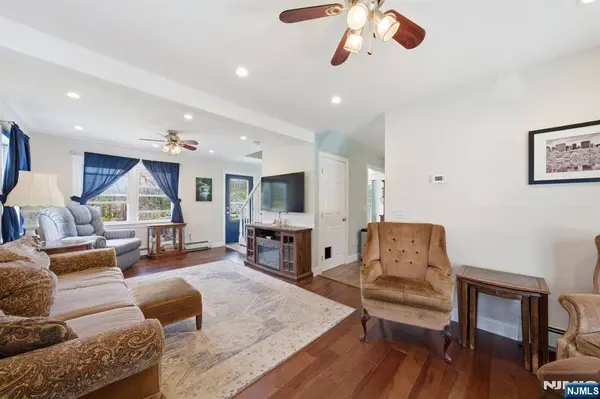 32 Pine Hill RD, Mahwah, NJ 07430