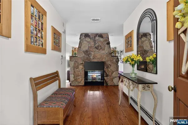 7 Sheba DR, Sussex, NJ 07461