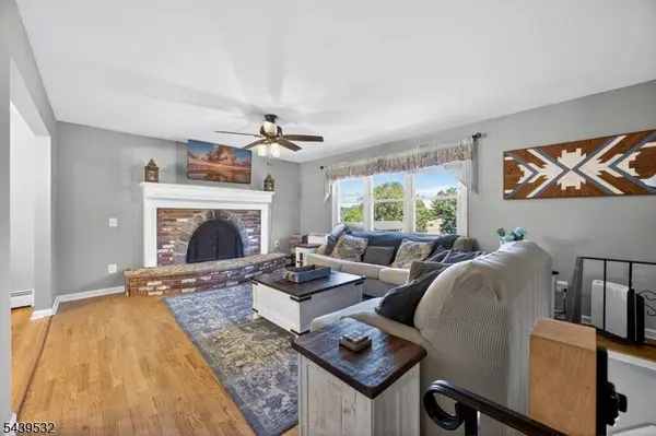 14 Bettino Dr, Ogdensburg Boro, NJ 07439