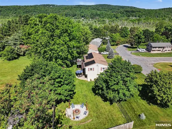14 Bettino DR, Ogdensburg, NJ 07439