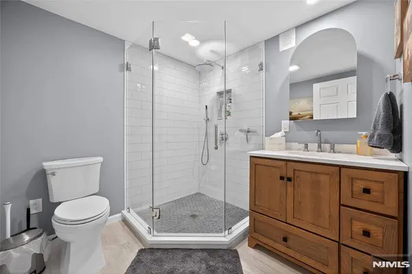 14 Bettino DR, Ogdensburg, NJ 07439