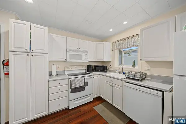 19 Birch Pkwy, Sparta, NJ 07871