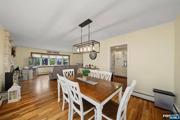 19 Birch Pkwy, Sparta, NJ 07871