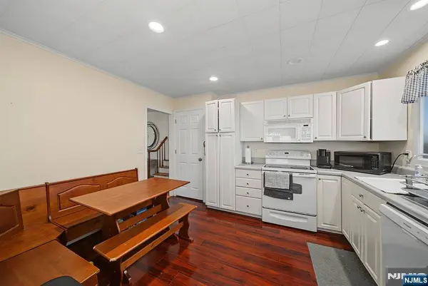 19 Birch Pkwy, Sparta, NJ 07871