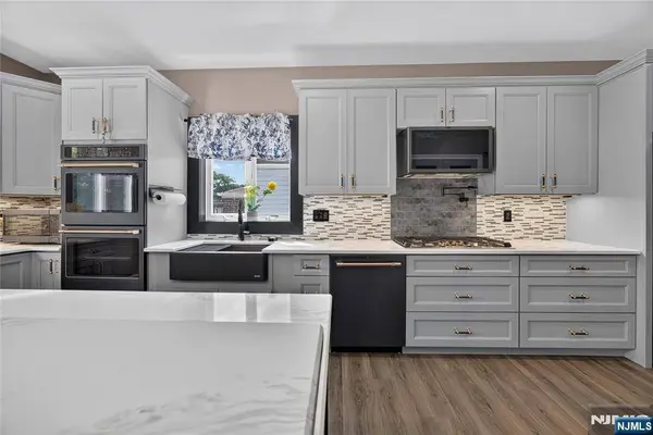 4-31 Plaza RD, Fair Lawn, NJ 07410