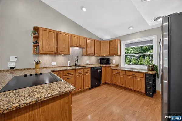 17 Birch DR, Vernon, NJ 07422