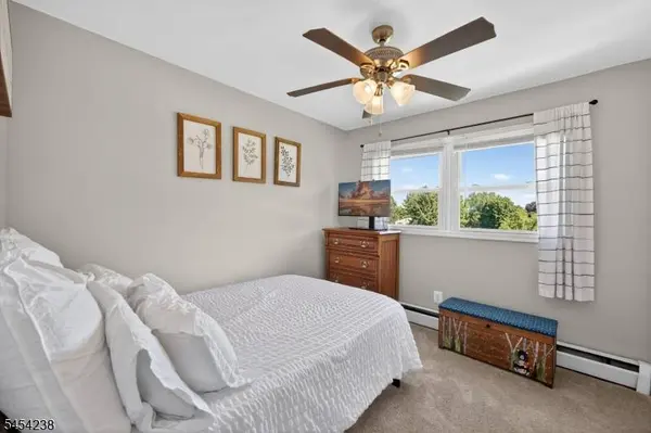 14 Bettino Dr, Ogdensburg Boro, NJ 07439