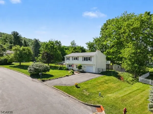14 Bettino Dr