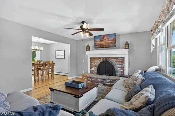 14 Bettino Dr, Ogdensburg Boro, NJ 07439