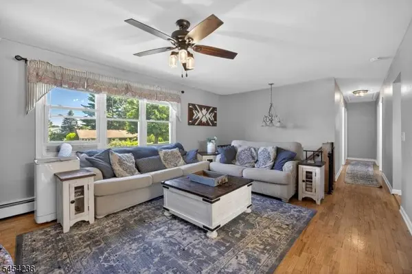 14 Bettino Dr, Ogdensburg Boro, NJ 07439
