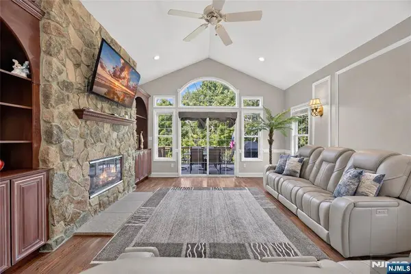 81 Bracken Hill RD, Hardyston, NJ 07419