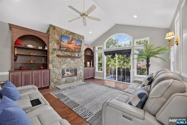 81 Bracken Hill RD, Hardyston, NJ 07419