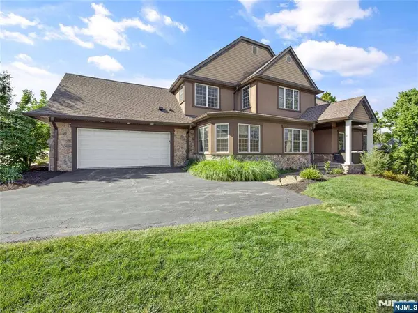 81 Bracken Hill RD, Hardyston, NJ 07419