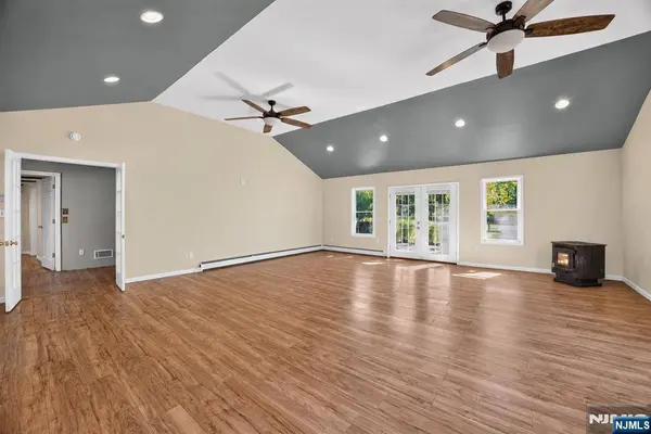 76 Glen RD, Wantage, NJ 07461