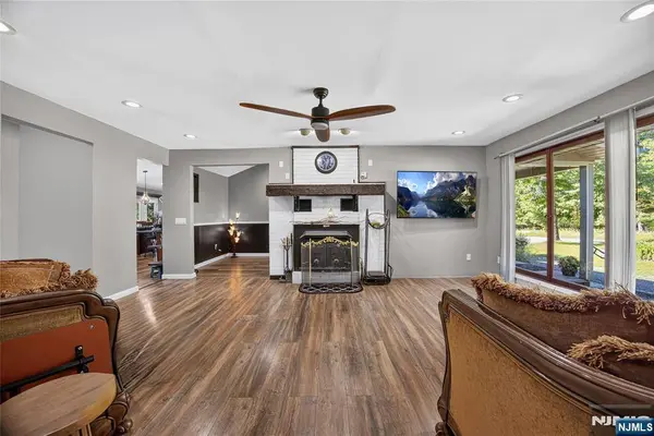 76 Glen RD, Wantage, NJ 07461