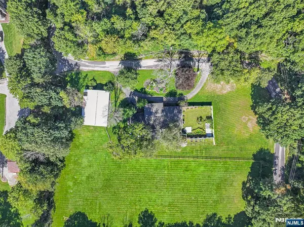 76 Glen RD, Wantage, NJ 07461
