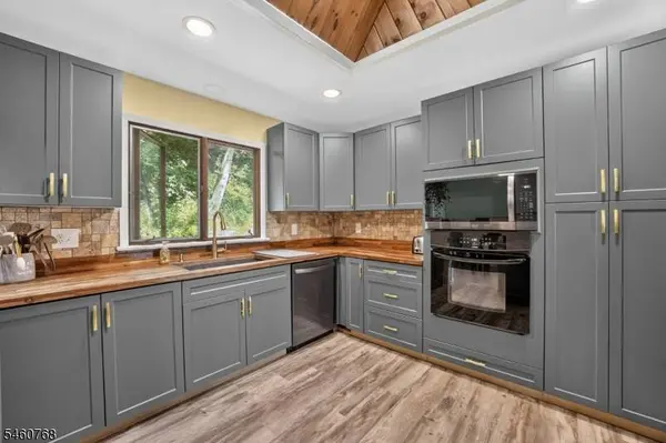 37 Shades Of Death Rd, Liberty Twp., NJ 07838