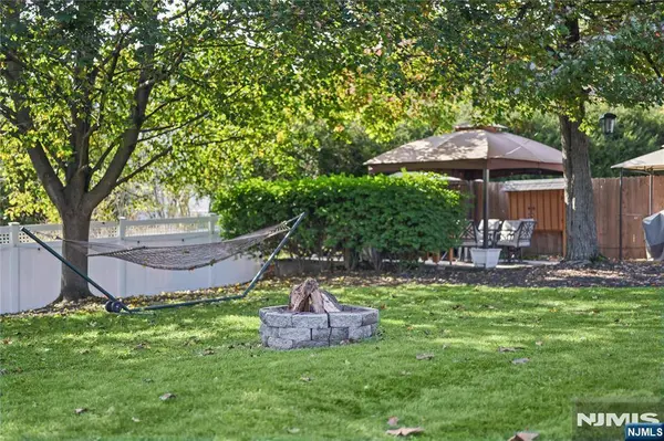 14 Condit ST, Newton, NJ 07860