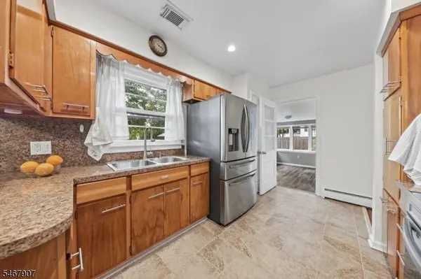 14 Condit St, Newton Town, NJ 07860