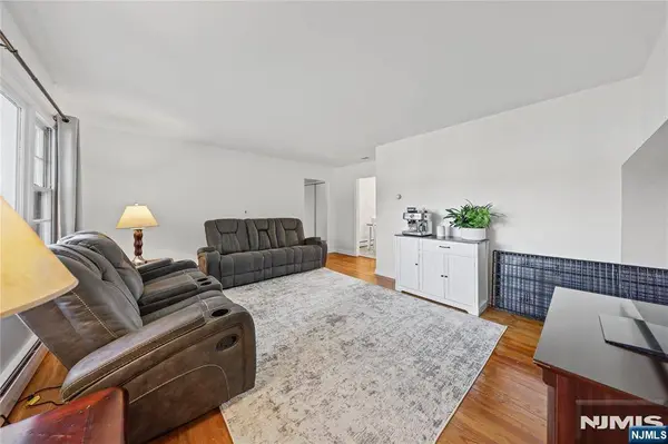 14 Condit ST, Newton, NJ 07860