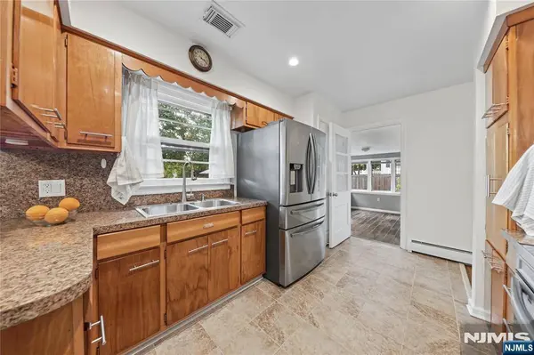 14 Condit ST, Newton, NJ 07860