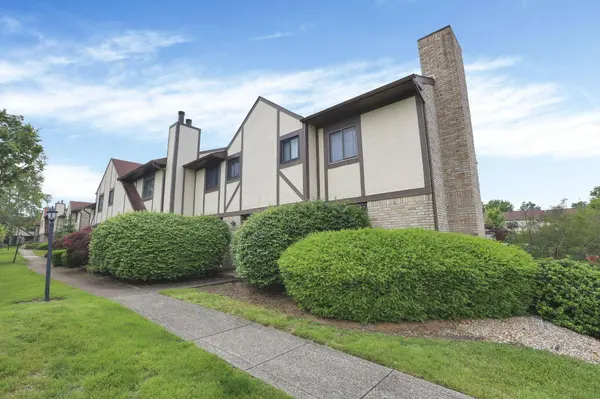 2356 Gavinley Way, Columbus, OH 43220