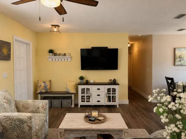 3913 W LEILA AVE, Tampa, FL 33616