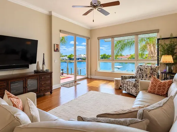 1003 BELLASOL WAY #9202, Apollo Beach, FL 33572