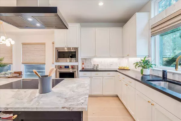 9110 Scotsman DR, Austin, TX 78750