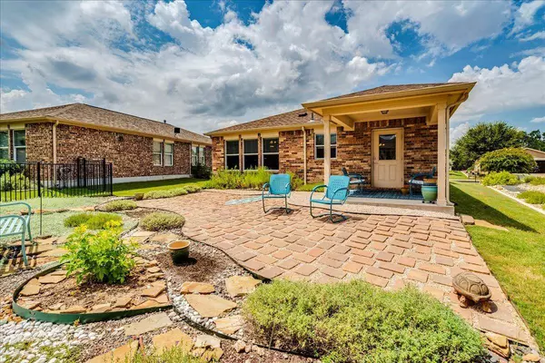 606 Salado Creek LN, Georgetown, TX 78633