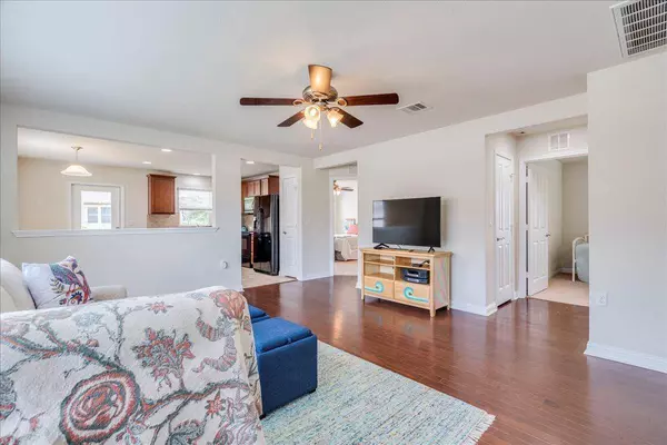 606 Salado Creek LN, Georgetown, TX 78633