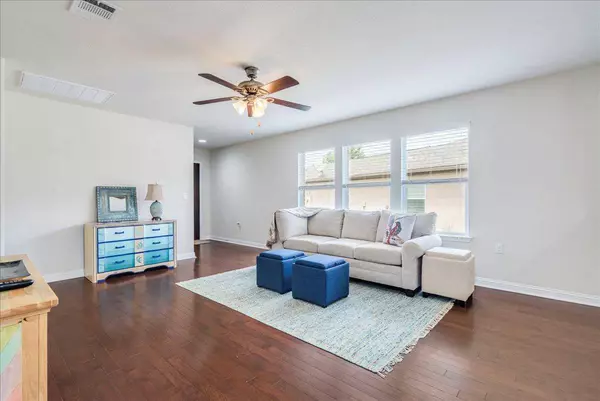 606 Salado Creek LN, Georgetown, TX 78633