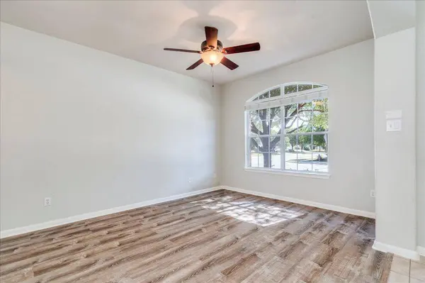 18320 Lake Edge CT, Pflugerville, TX 78660